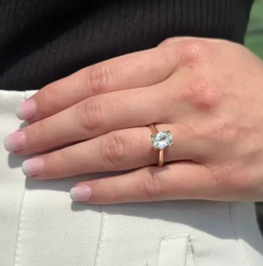 Solitaire oval engagement ring